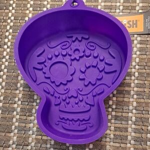 ✨️NWT✨️ Calavera Sugar Skull Silicone Baking Mold, Dia de Los Muertos 💀